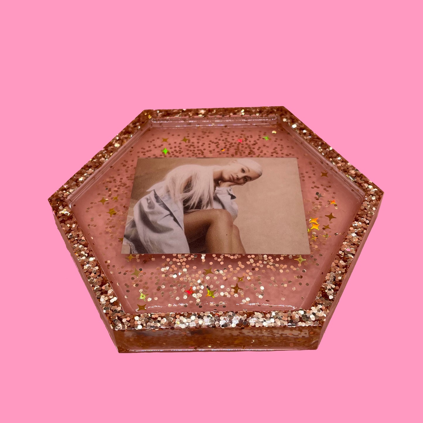 Ariana Grande - Gold 1