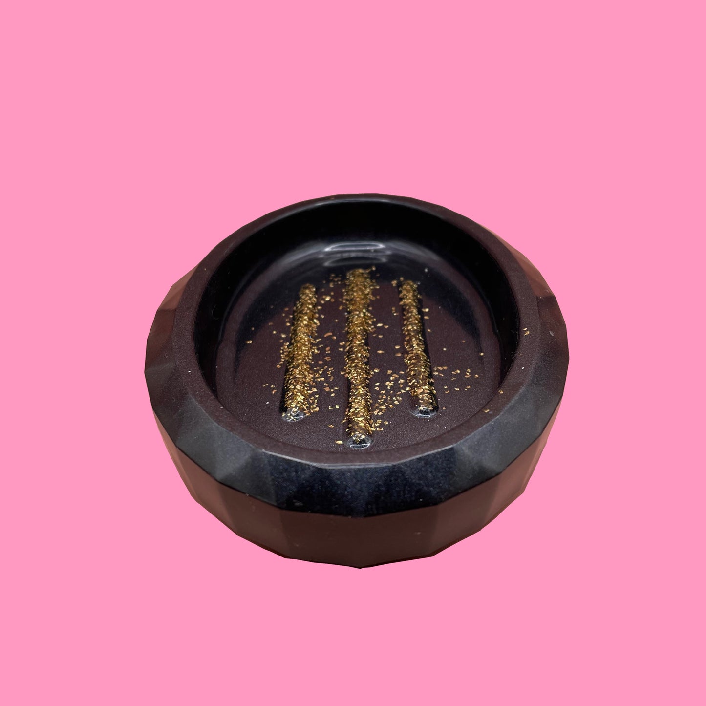 Black soap dish