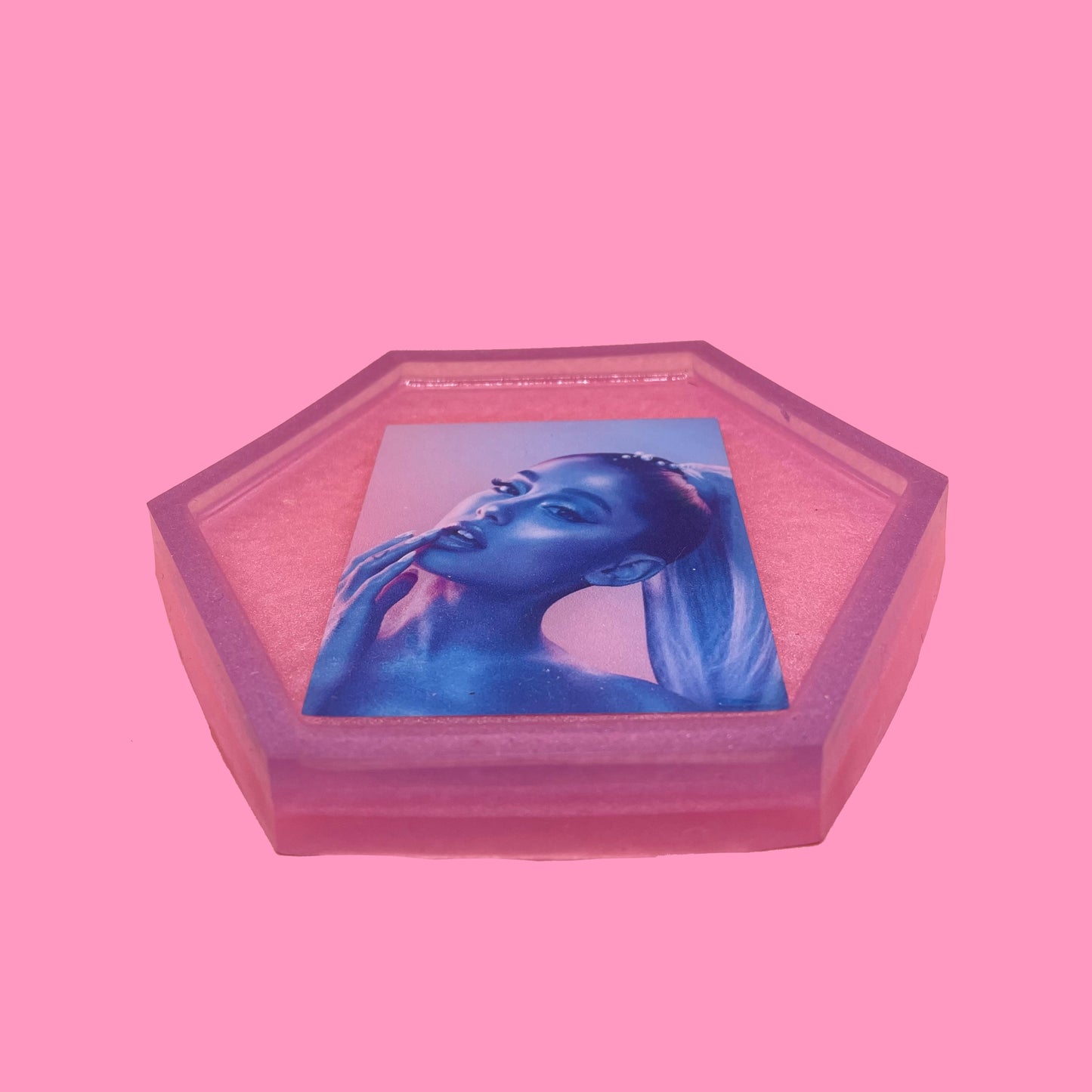 Ariana Grande - Neon