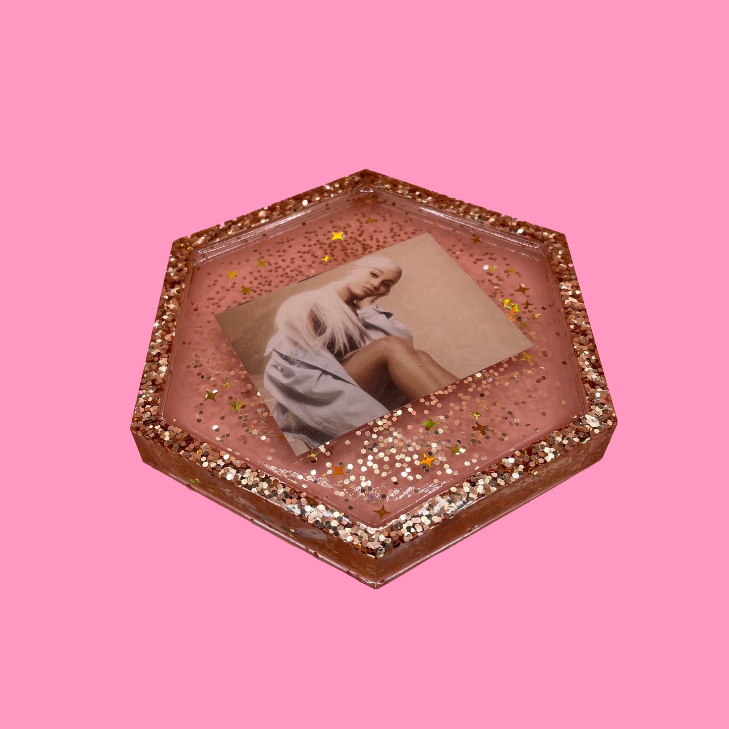 Ariana Grande - Gold 1