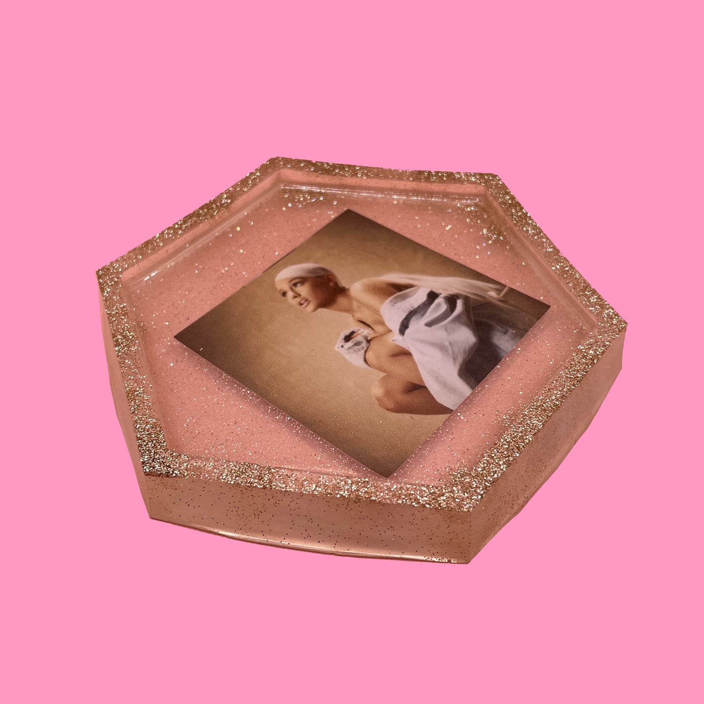 Ariana Grande - Gold 2