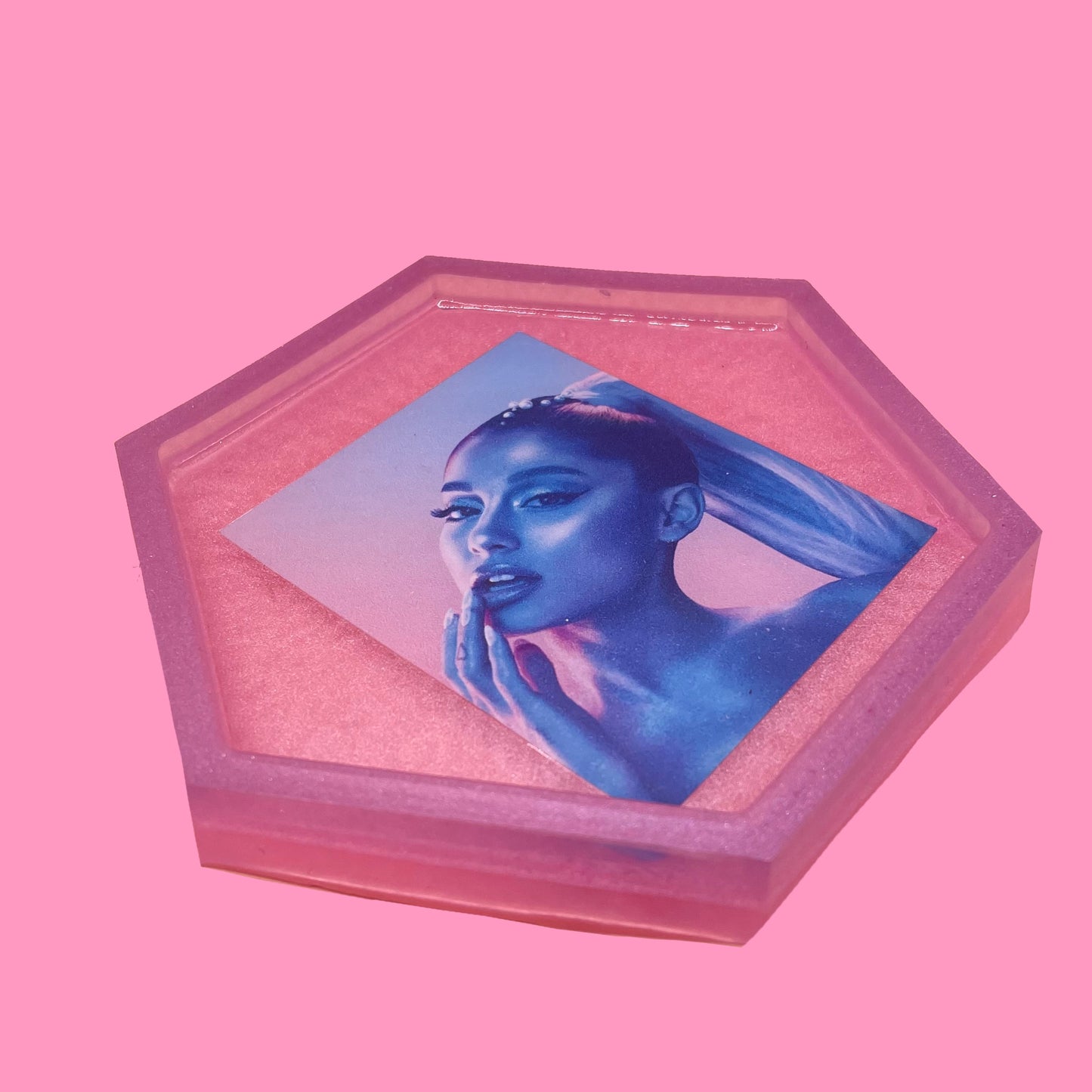 Ariana Grande - Neon