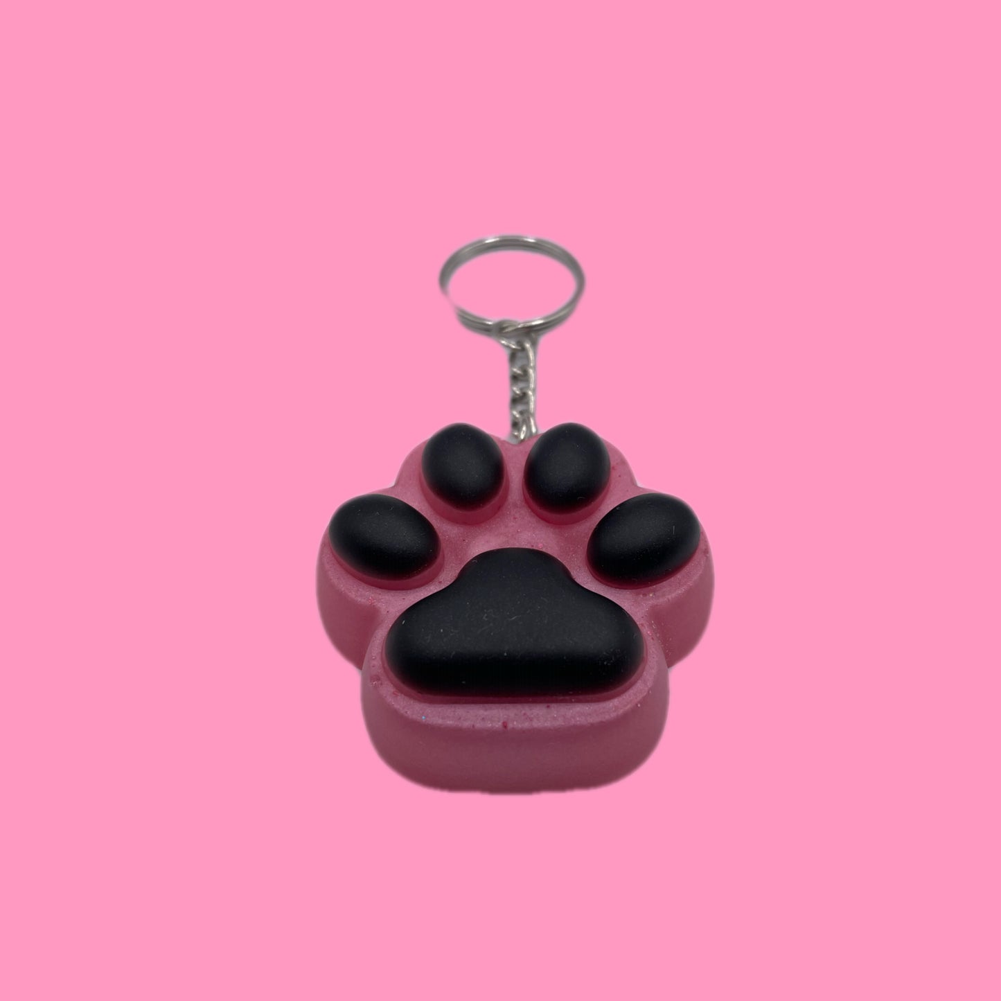 Grande patte rose et noir