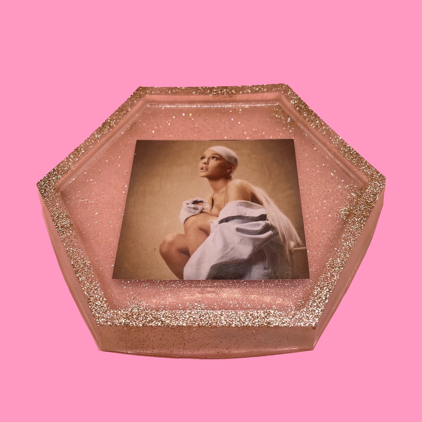Ariana Grande - Gold 2